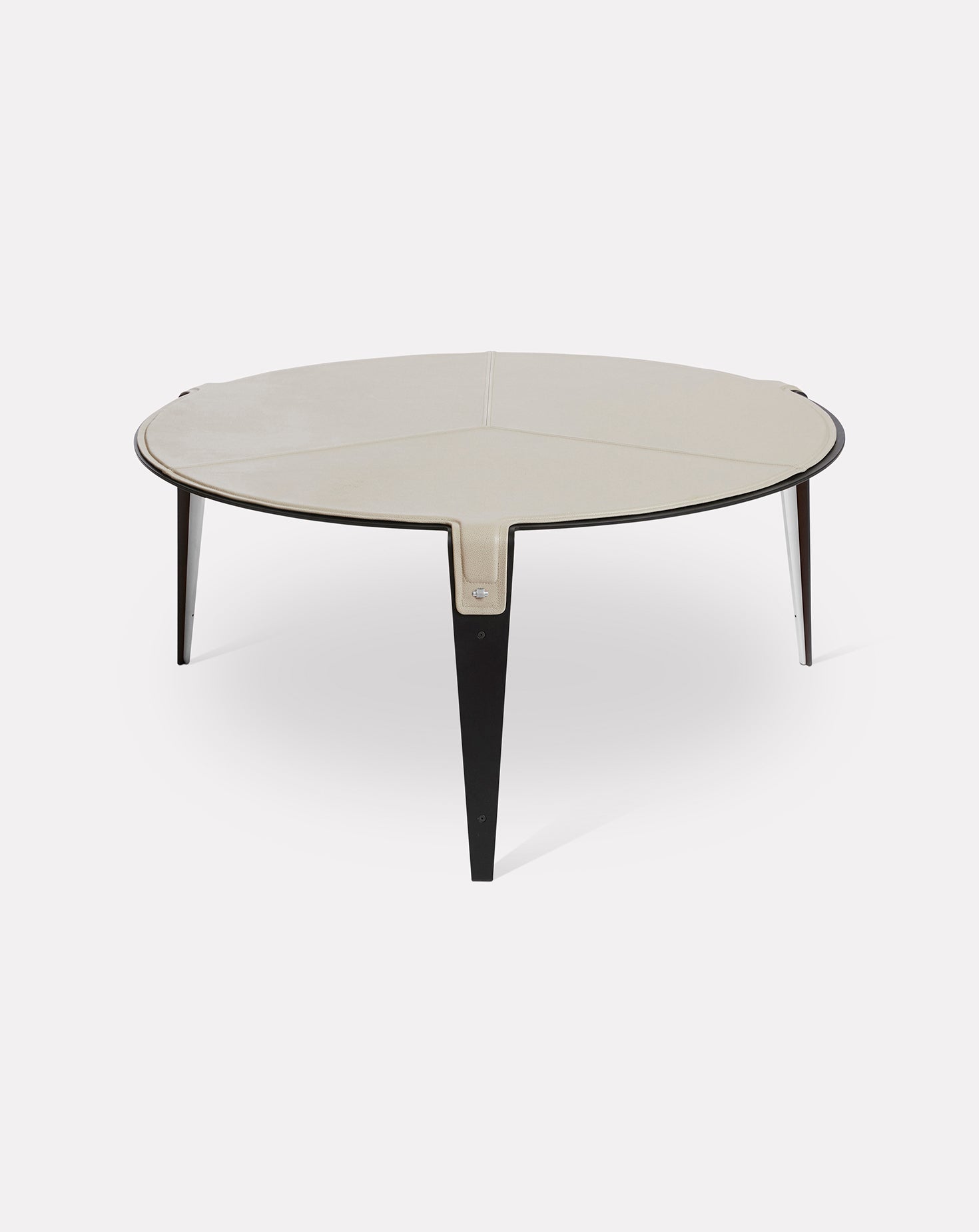 Table basse rose nude et métal
