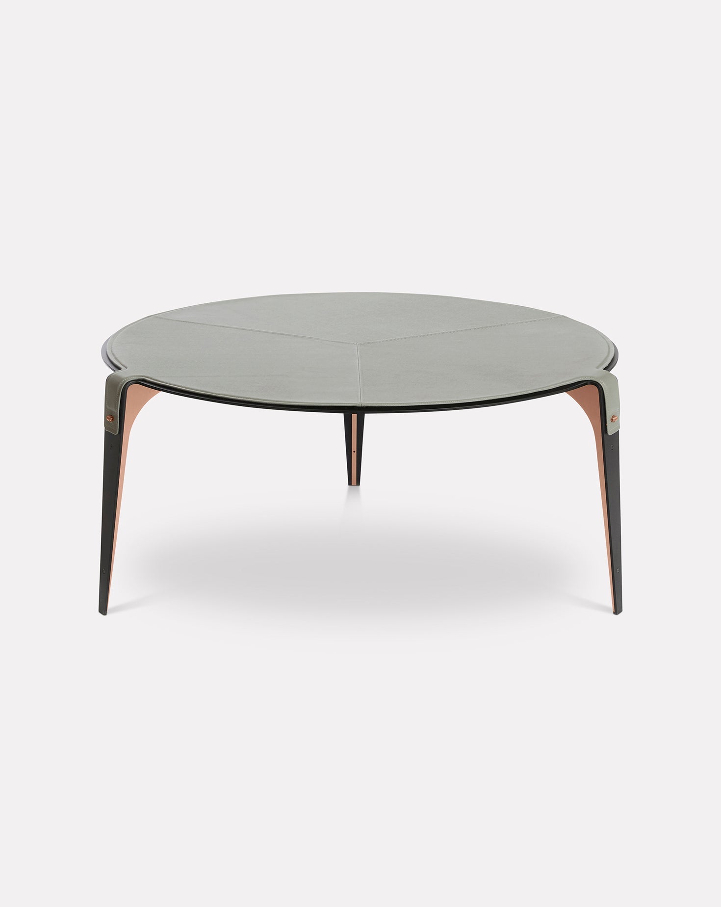 Table basse grise et métallique