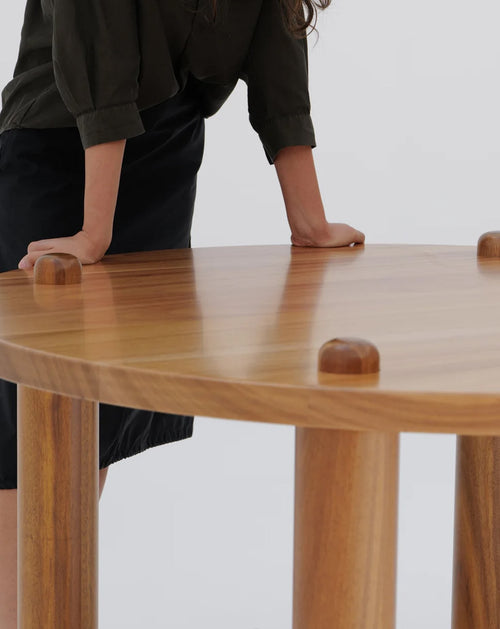 Table à manger ronde à 9 boutons
