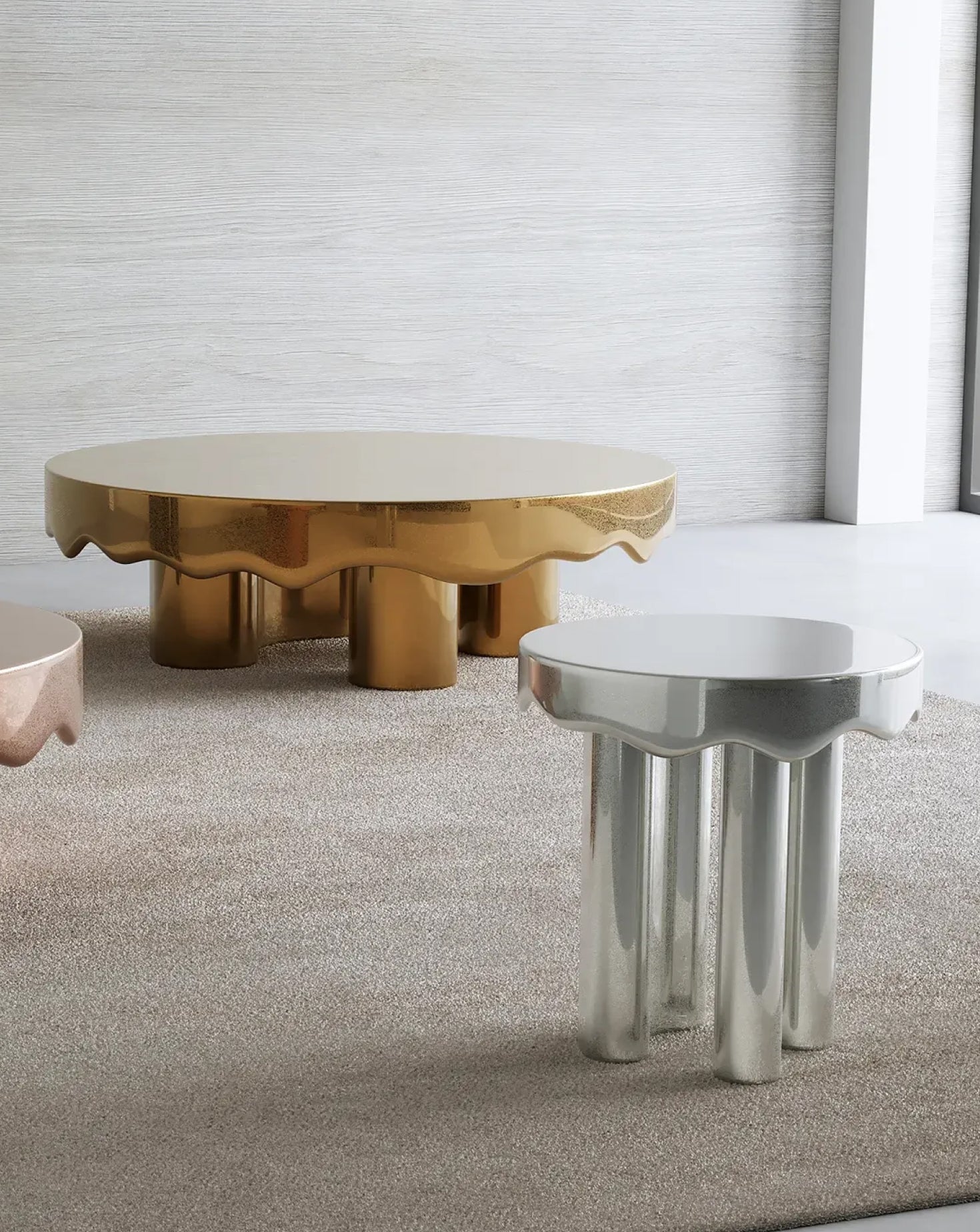 Table d'appoint en métal liquide