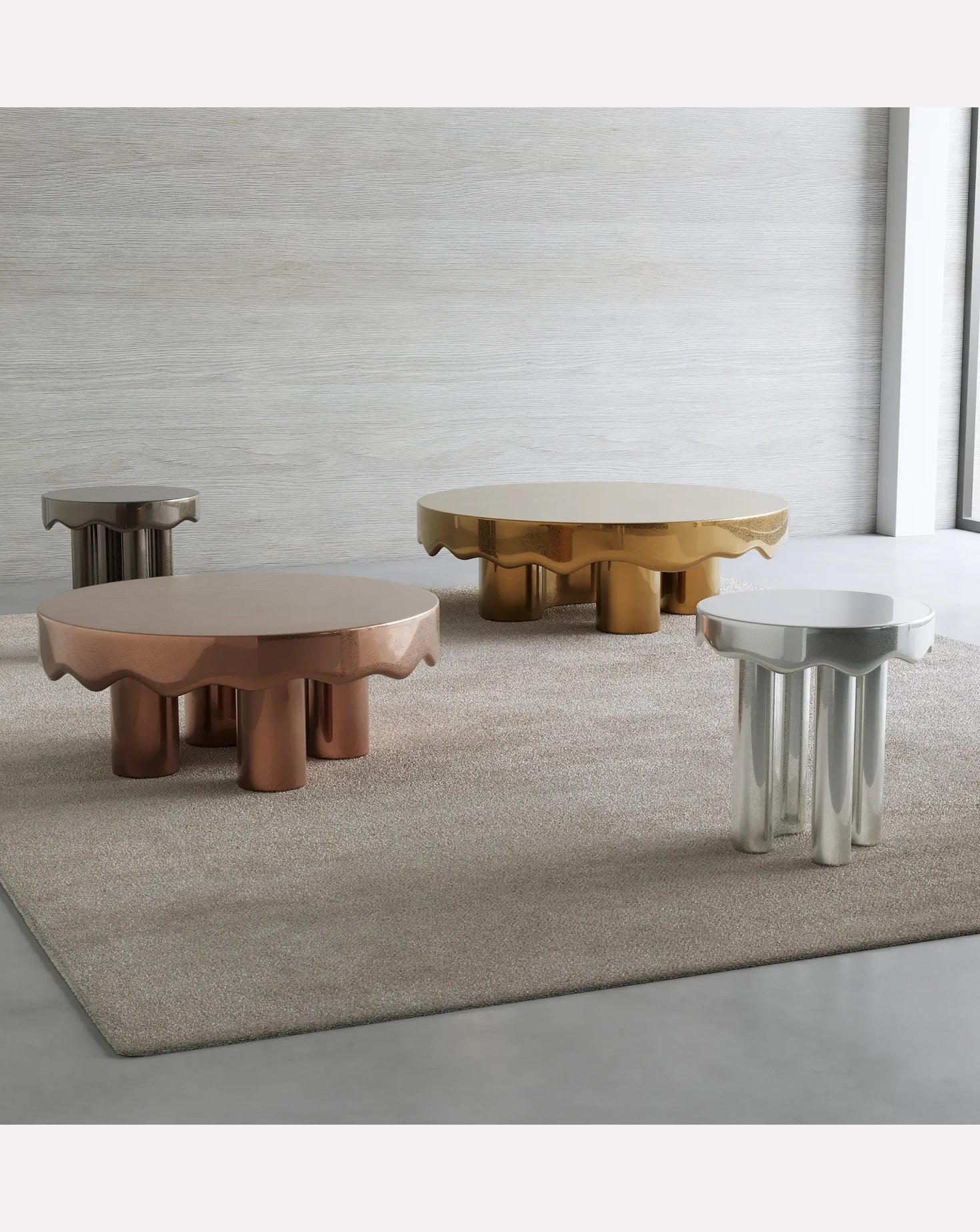 Table d'appoint en métal liquide