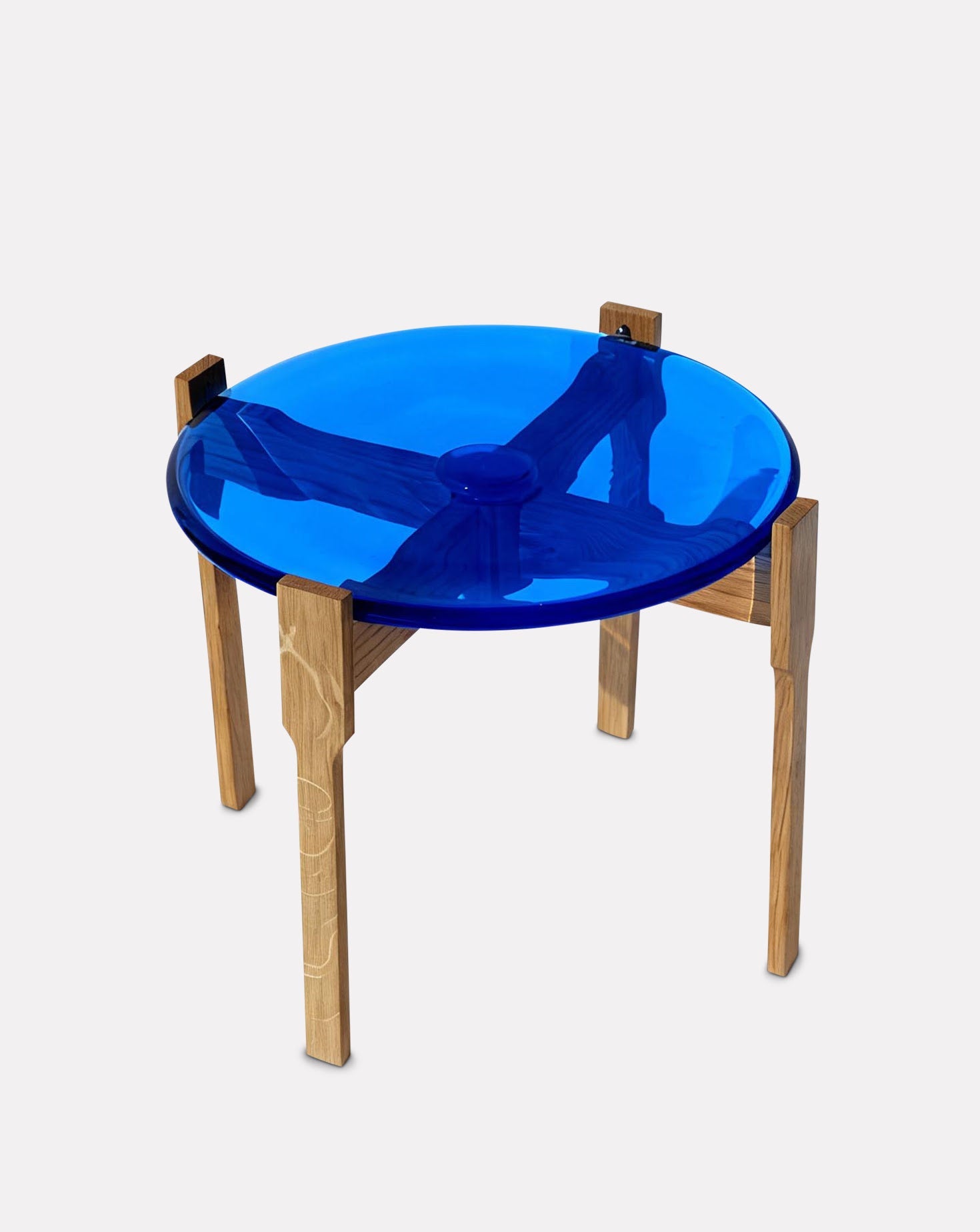 Table d'appoint avec plateau en bois et verre