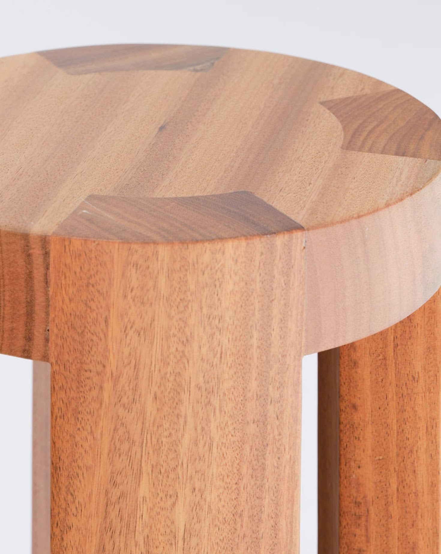 Tabouret d'appoint en bois massif