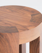 Tabouret d'appoint en bois massif