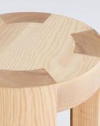 Tabouret d'appoint en bois massif